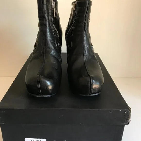 Rick Owens 'Spike' bootie with grommets - Picture 2 of 16